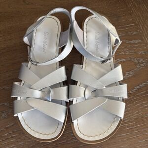 Salt Water Sandals Girls Size 7 Silver Strappy Leather Ankle Strap Beach Summer